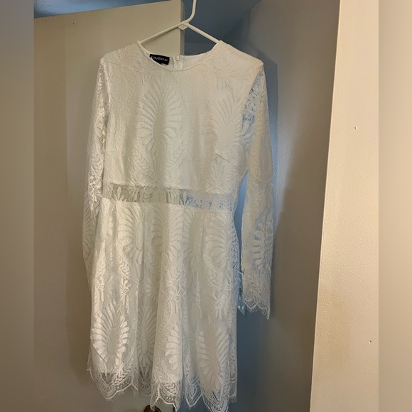 Sheer scalloped trim white dress - Picture 2 of 5